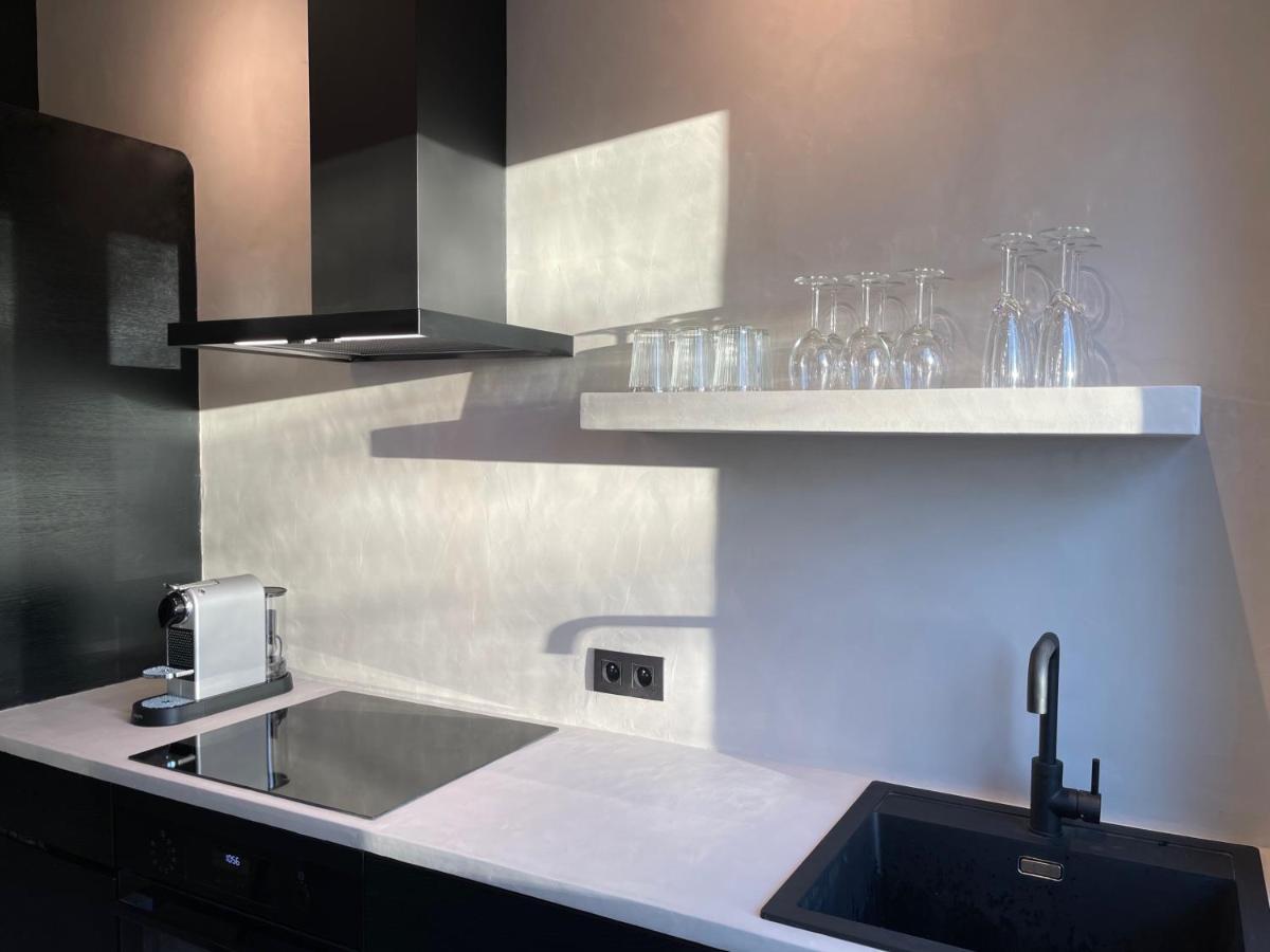 3 Bedroom Art-Nouveau Apartment With Free Parking Гент Экстерьер фото
