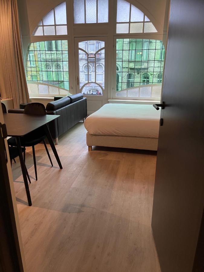 3 Bedroom Art-Nouveau Apartment With Free Parking Гент Экстерьер фото