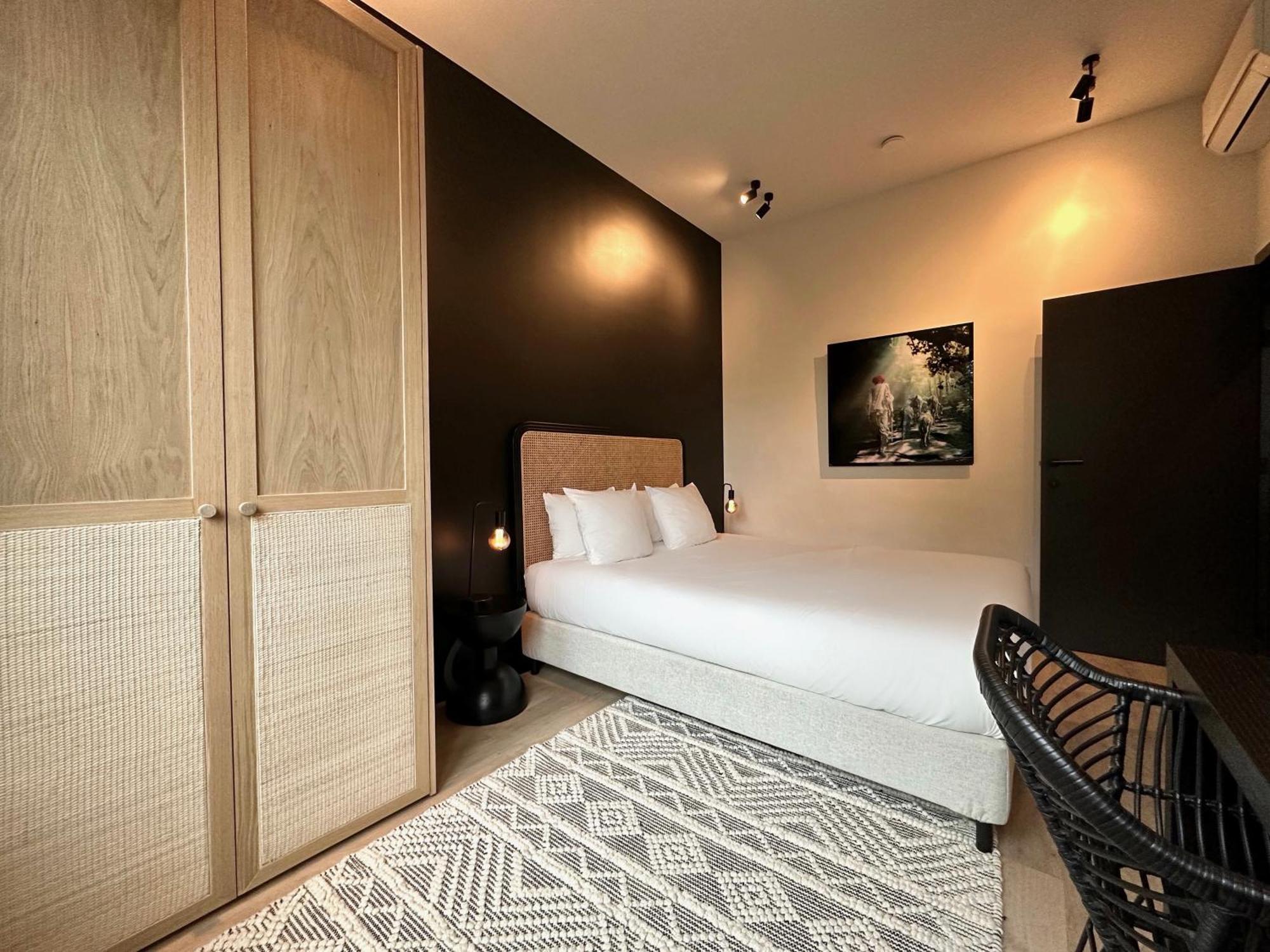 3 Bedroom Art-Nouveau Apartment With Free Parking Гент Экстерьер фото